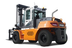 Doosan D140S-7 IC Pneumatic Forklift - Westerra Equipment